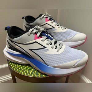 Diadora Mythos BLUSHIELD Vigore 3 - Size: US Men’s 11